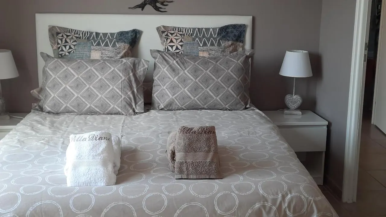 Chambre D'Hotes Dans Villa Diane La Londe-les-Maures Bed & Breakfast